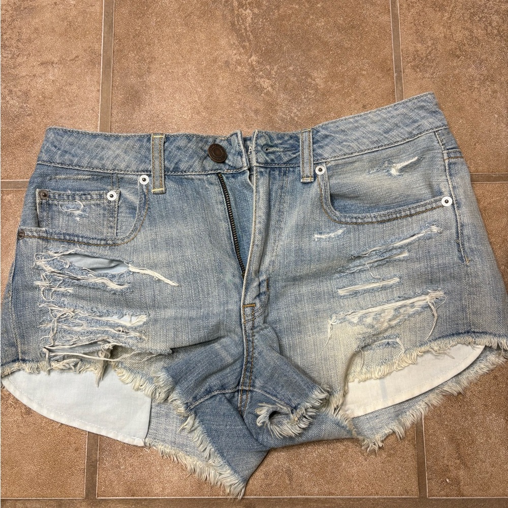 American Eagle Hi-Rise Festival Jean Shorts – Size 6 – Distressed Light Wash